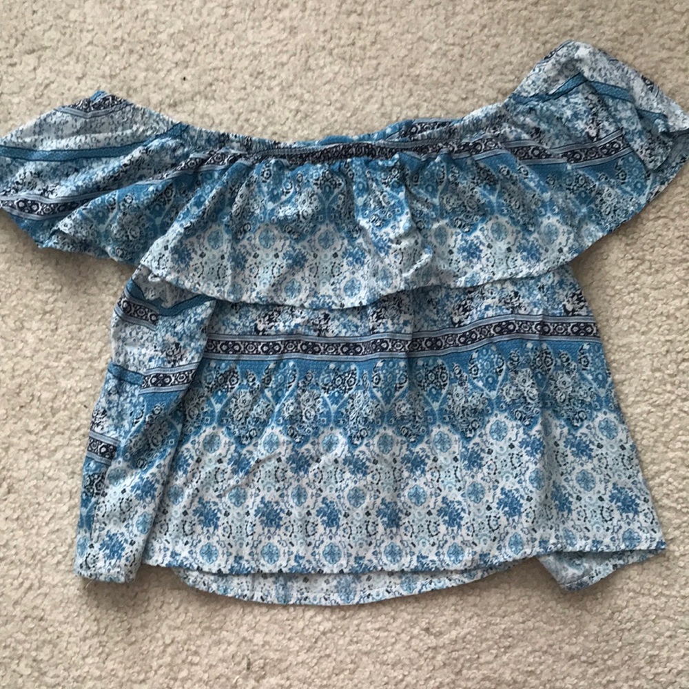 Off-The-Shoulder Crop Yop